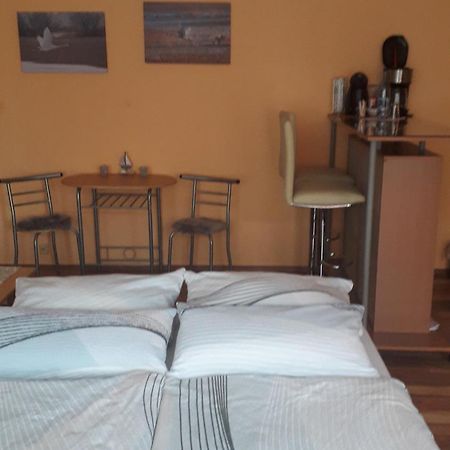 Ferienwohnung Am Deich 布莱克德 外观 照片